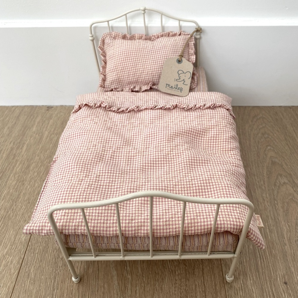 Maileg Miniature Bed - Dark Rose